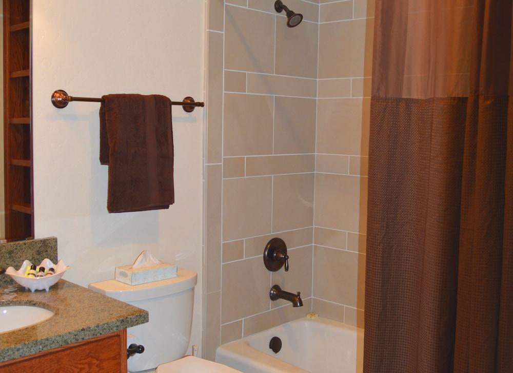 Montecito Sequoia Lodge photo 18