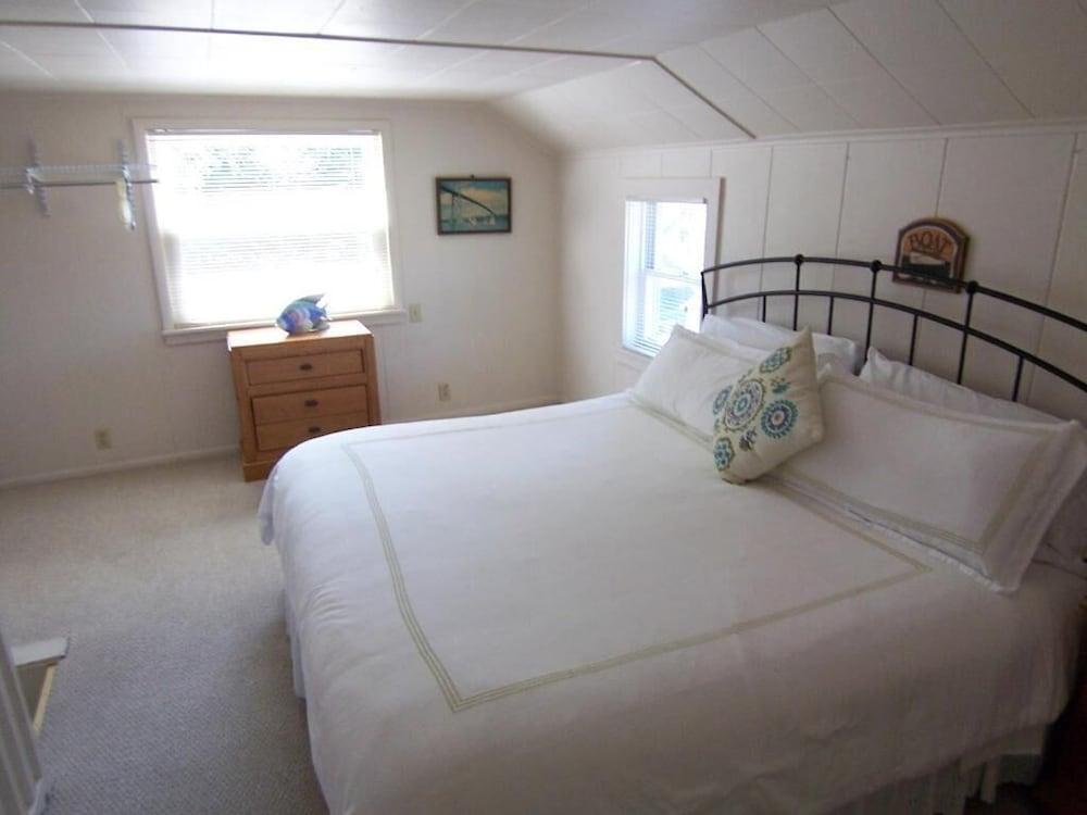 Wooden Boat Inn photo 43