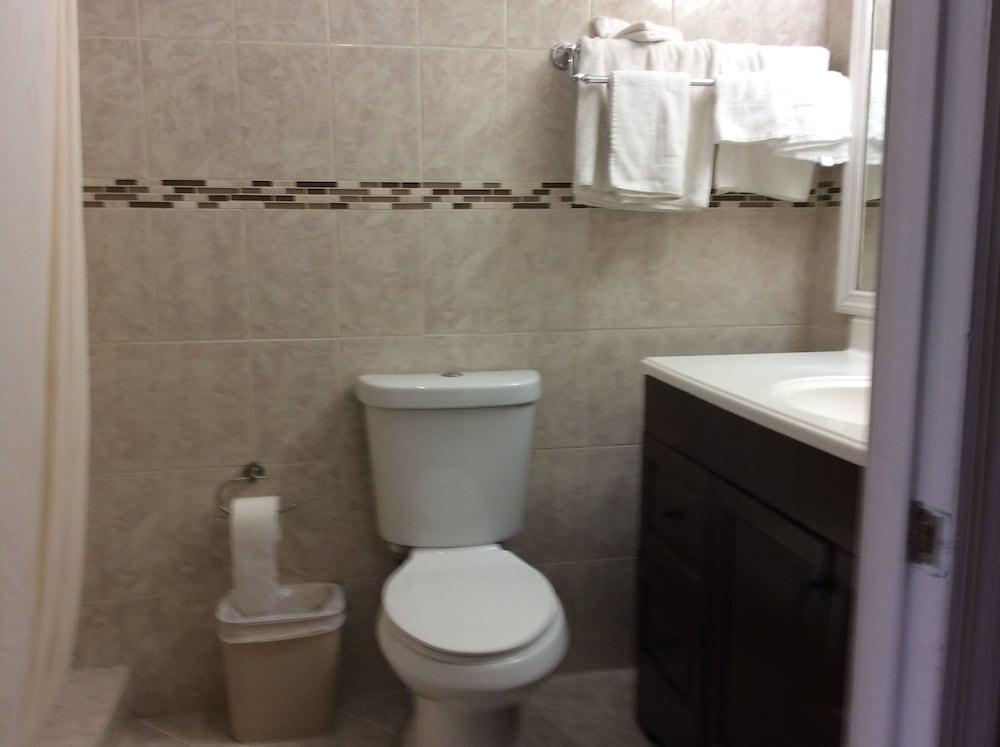 Village Inn photo 9