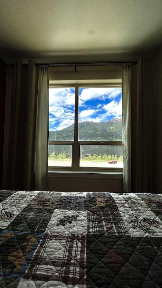 Denali Rainbow Village RV Park and Motel photo 45