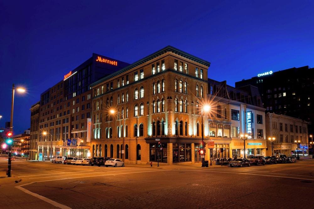 Marriott Milwaukee Downtown photo 1