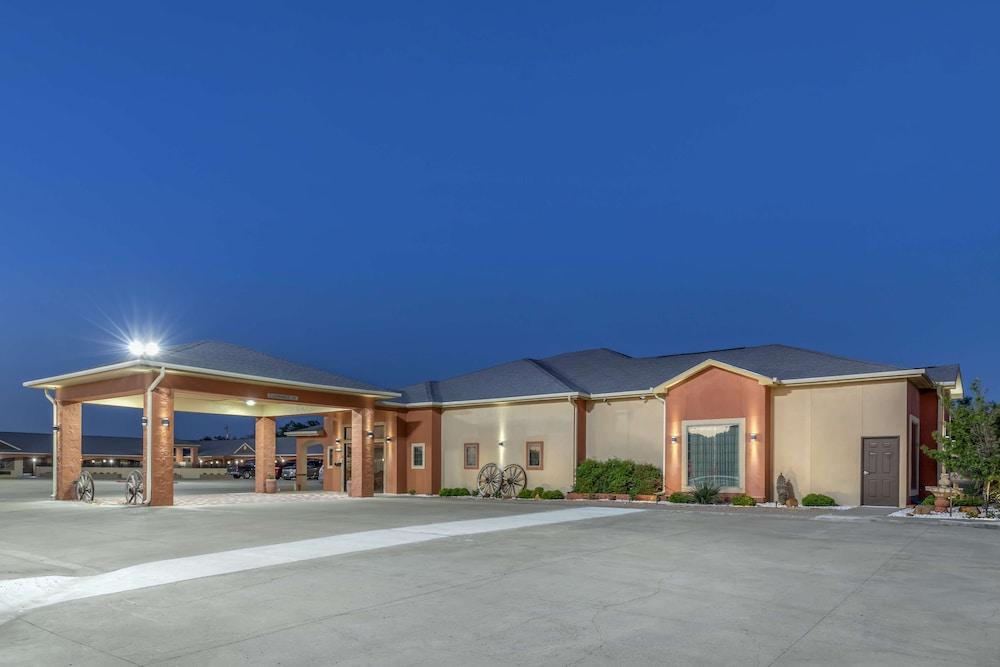 Best Western Windwood Inn & Suites photo 2