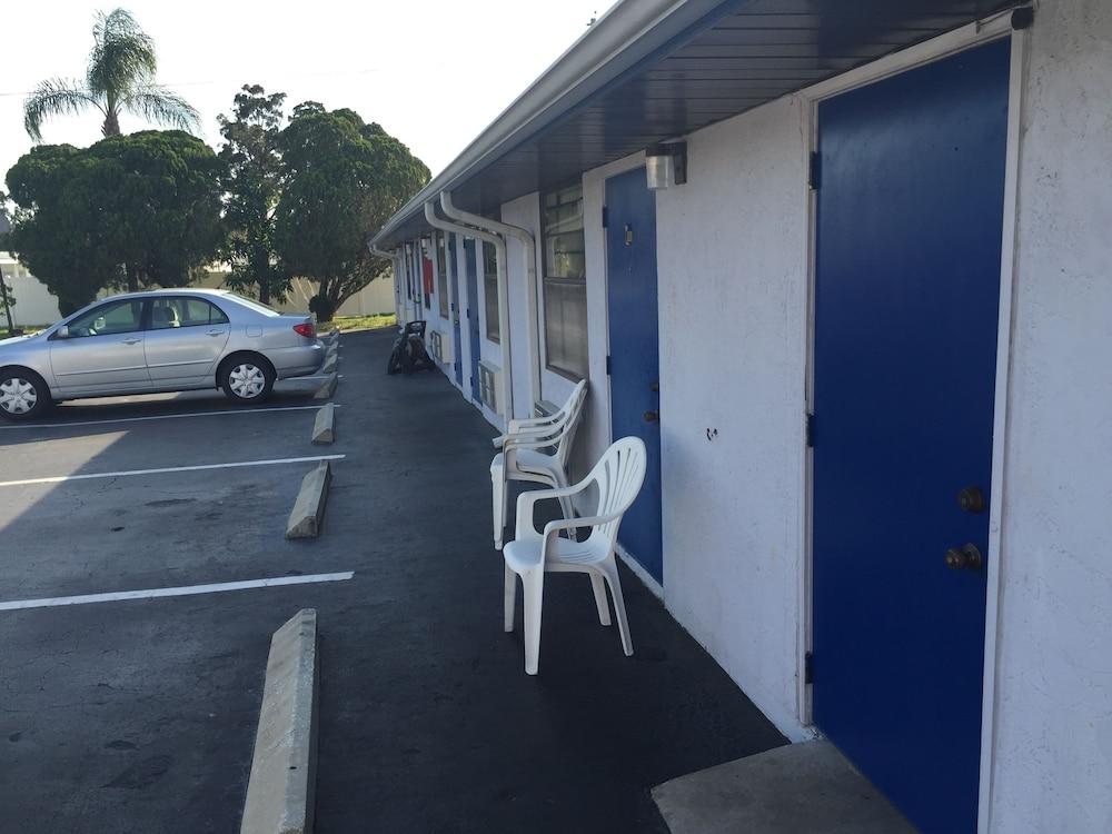 Sebring Inn photo 20