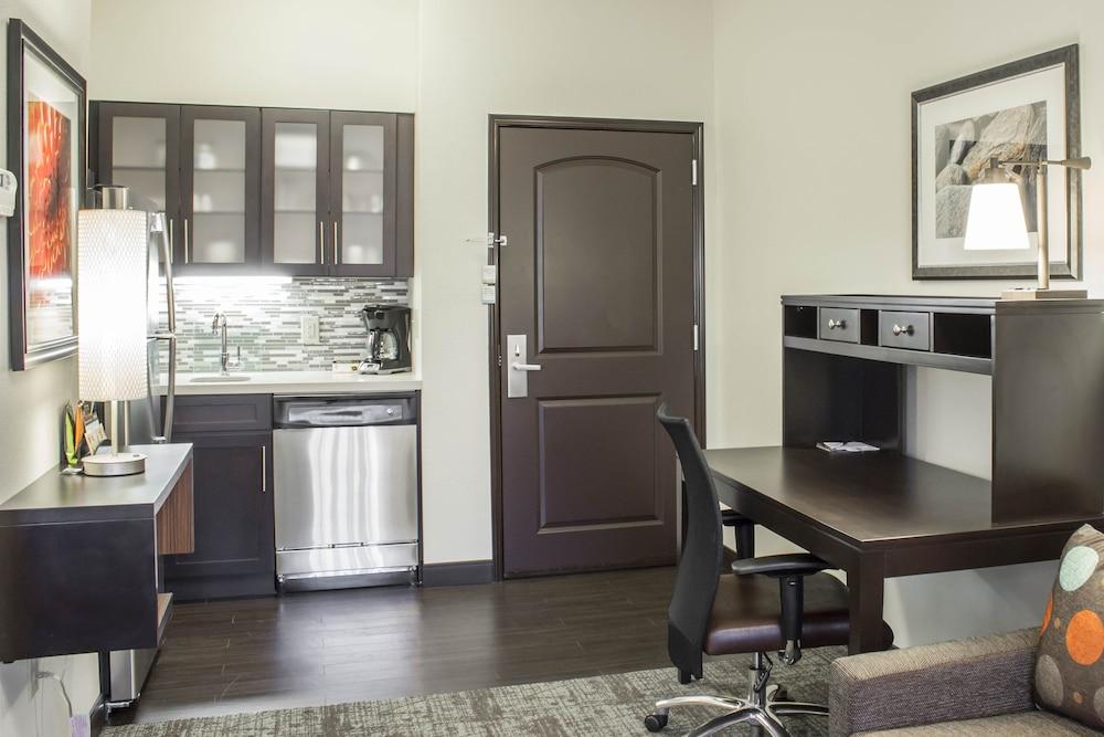 Staybridge Suites Jacksonville - Camp Lejeune Area by IHG photo 6