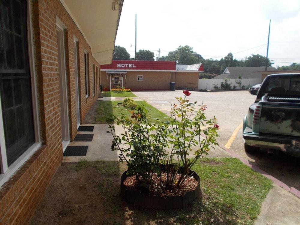 Hillside Motel photo 1