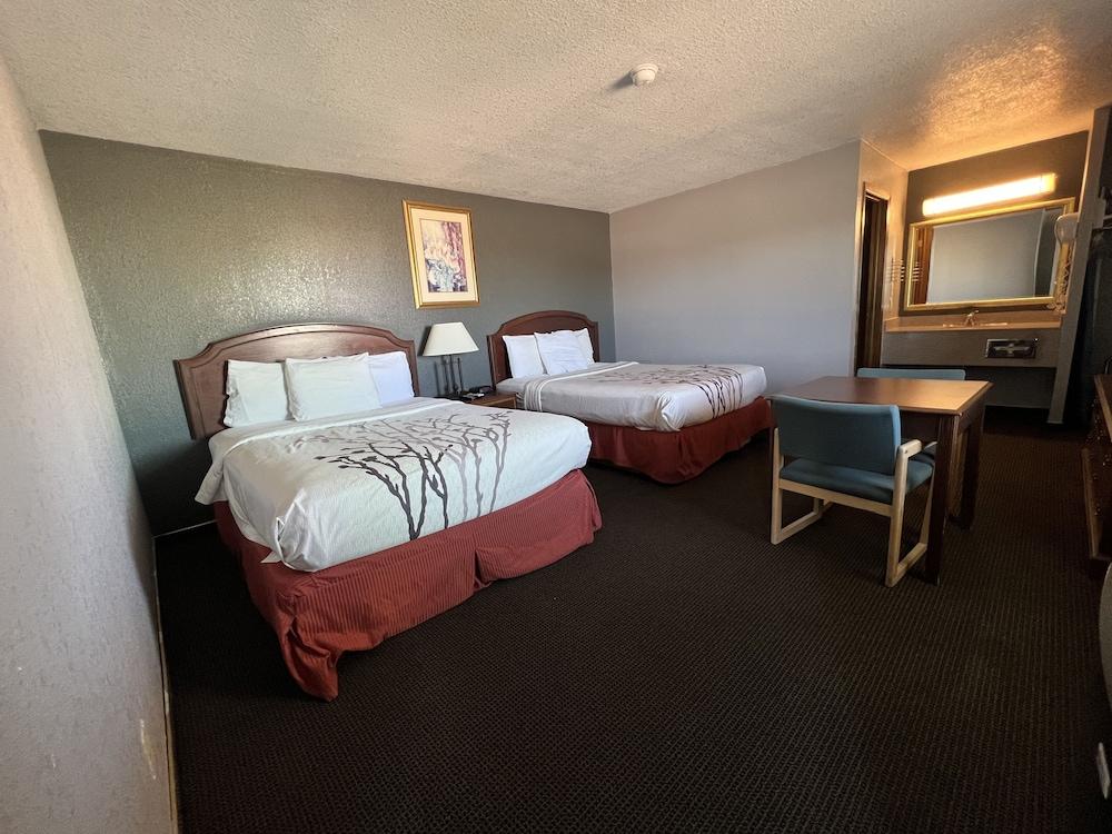 Greensburg Inn photo 25