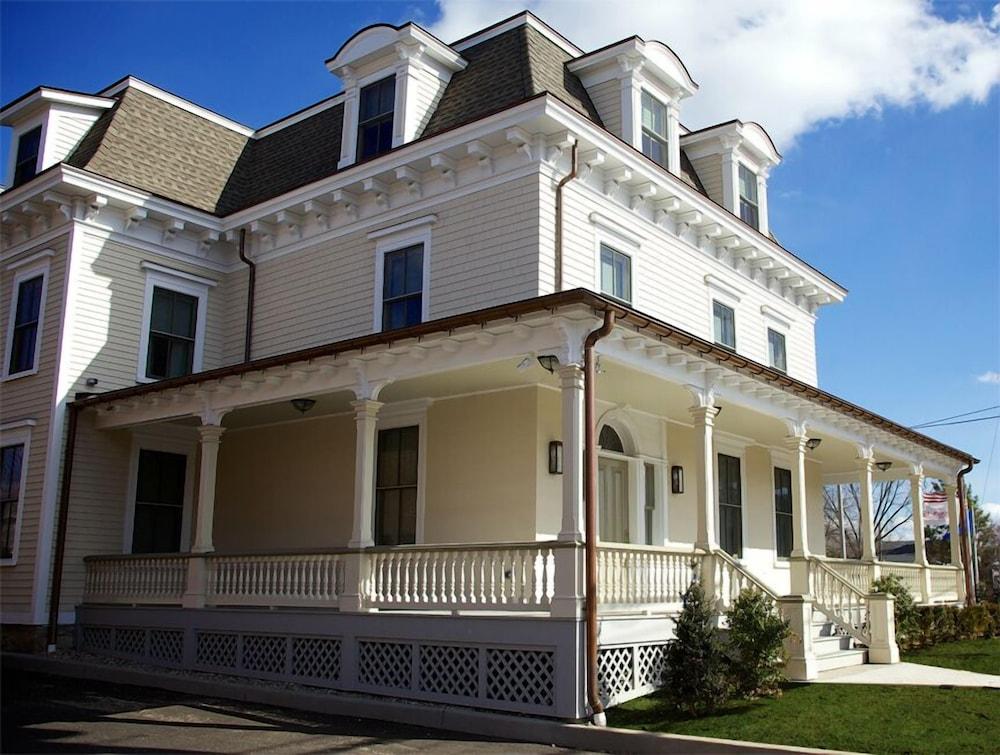 Guesthouse at Norwalk Inn photo 44