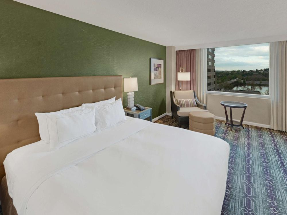 Hilton Harrisburg photo 10
