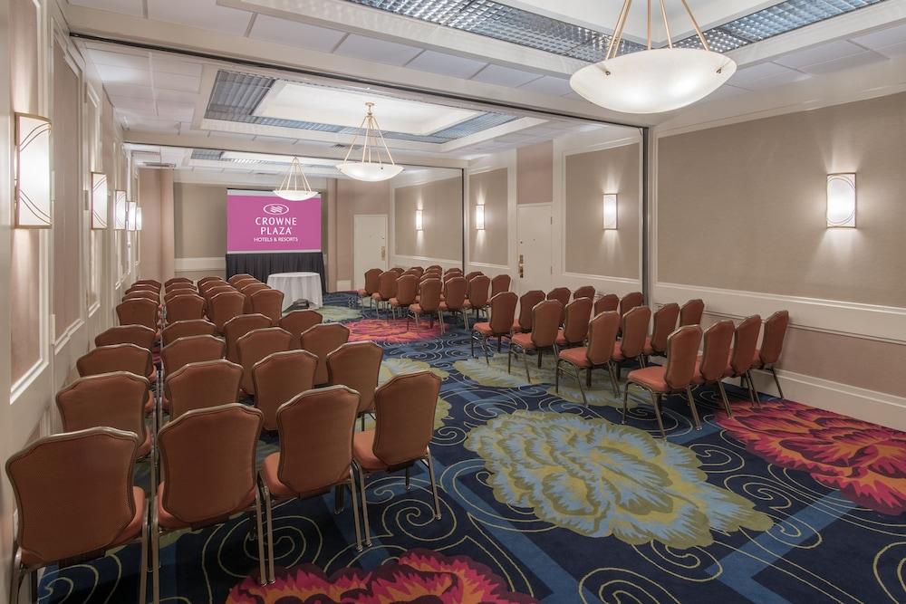 Crowne Plaza Virginia Beach Town Center by IHG photo 49