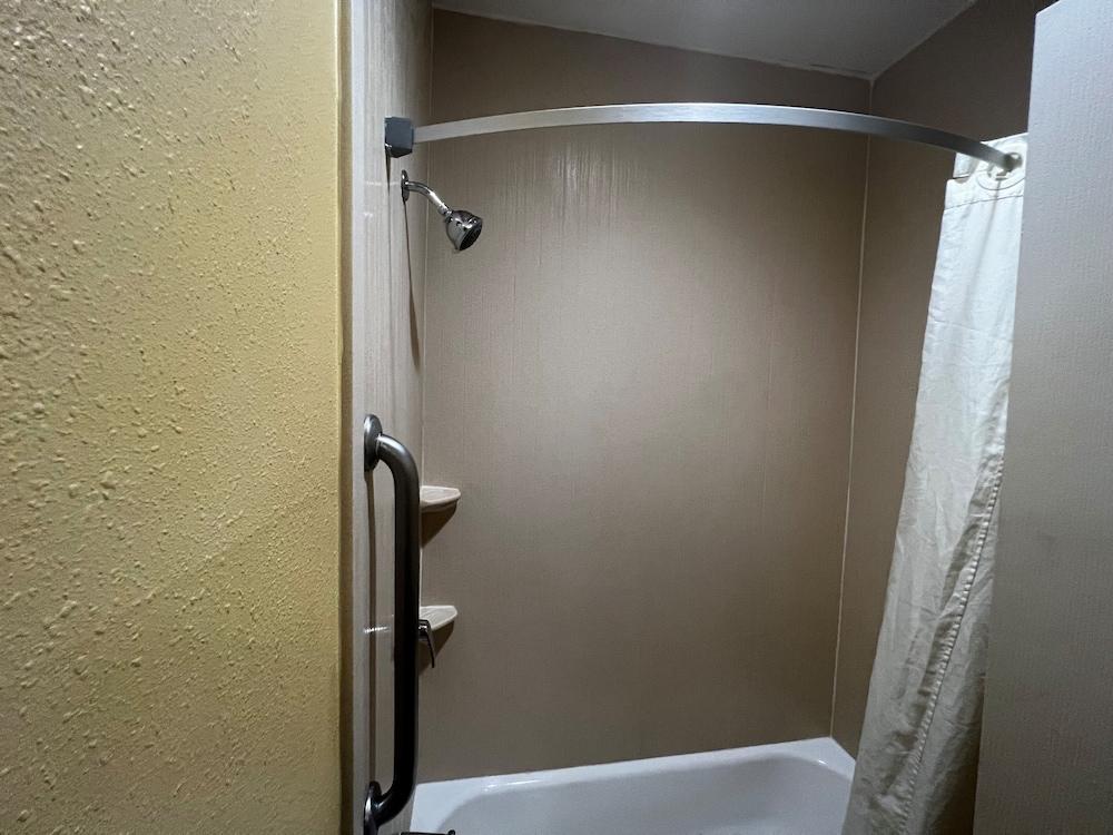 Quality Inn Montgomery - Lake Conroe photo 17