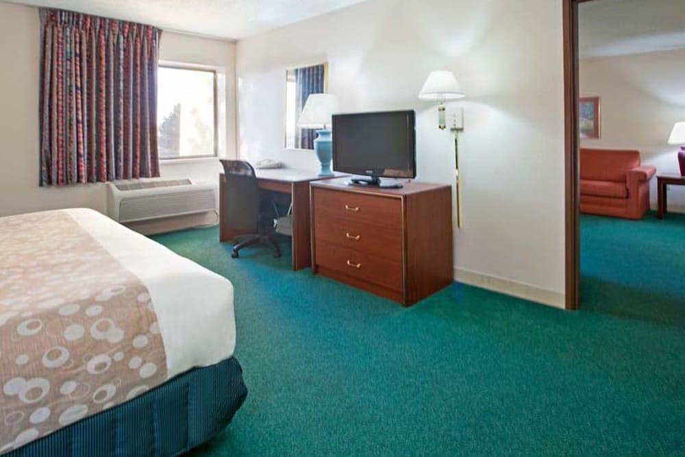 Norwood Inn & Suites by BlissPoint Post Rd Indianapolis photo 48