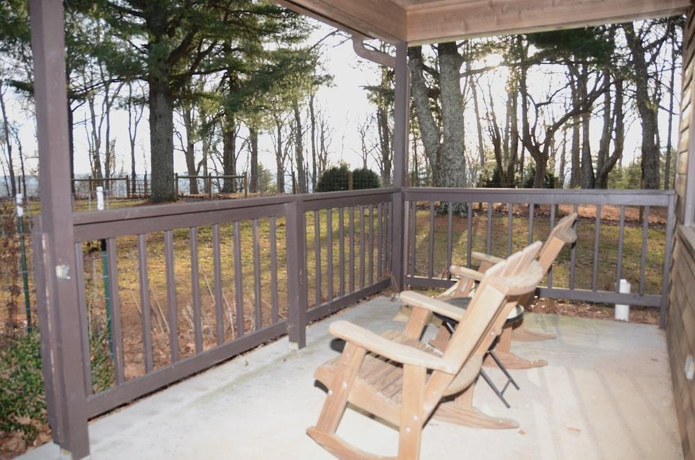 Bent Mountain Lodge photo 15