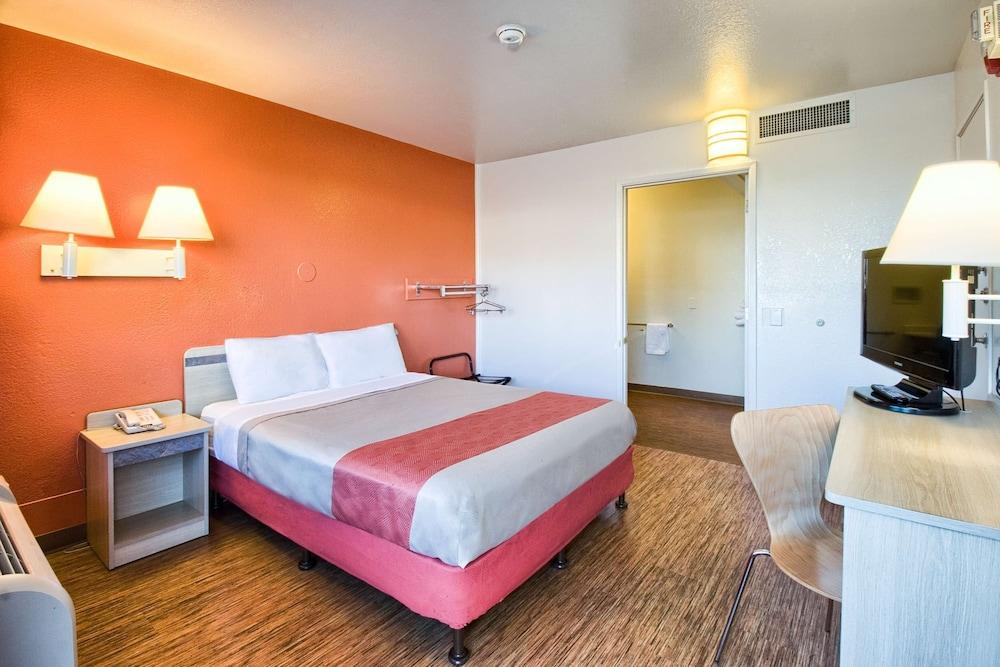 Motel 6 Pendleton, OR photo 10