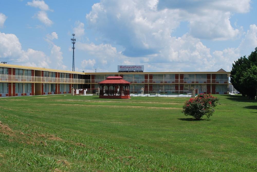 Econo Lodge Calhoun South photo 1
