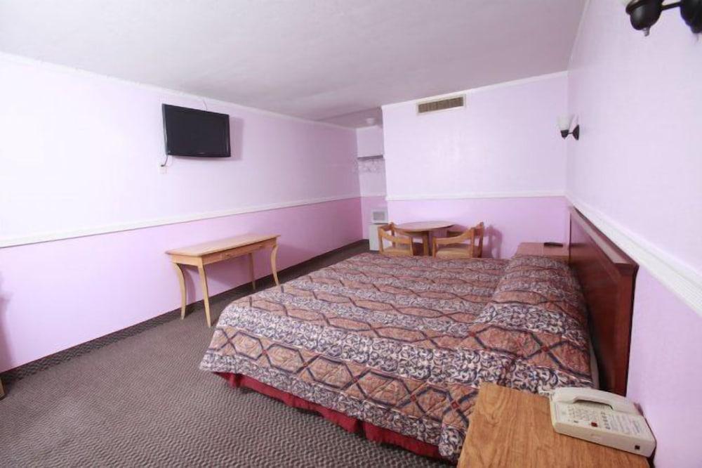 Meadowbrook Motor Lodge photo 2