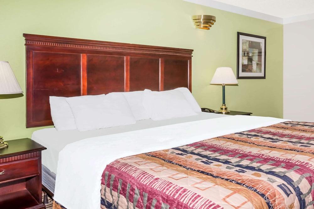 Days Inn by Wyndham Oneonta AL photo 6