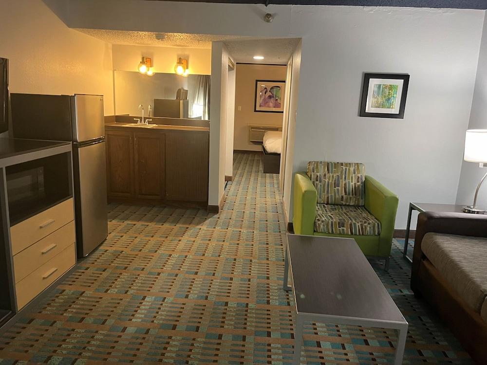 Studio 6 Amarillo, TX – West Medical Center photo 26