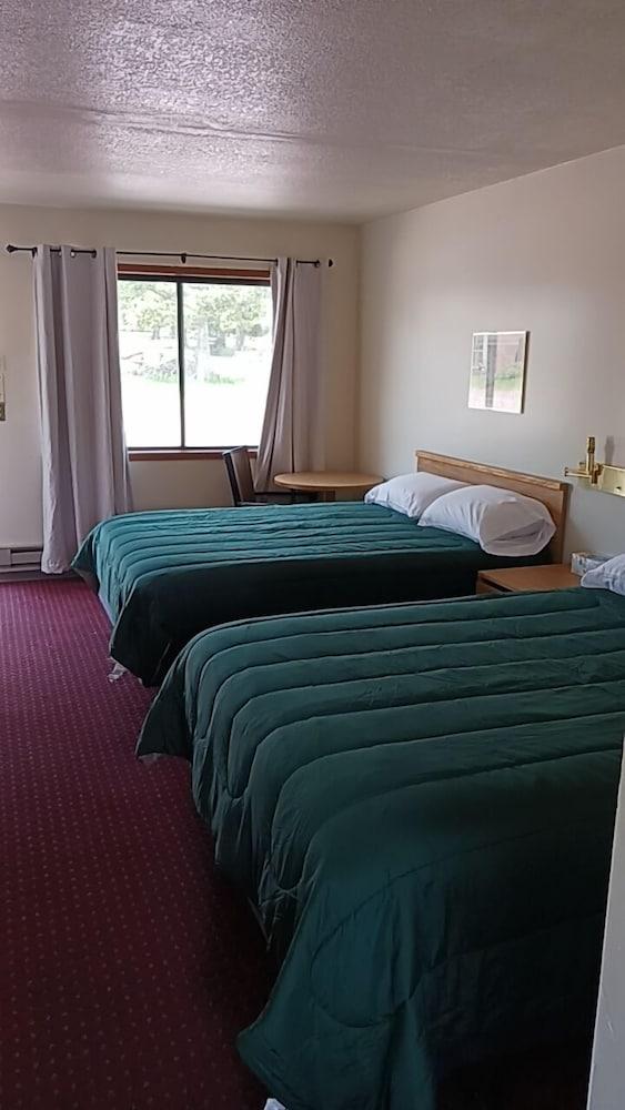 DB Botique and Cabins photo 13