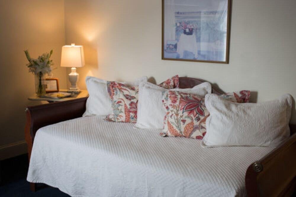 Admiral Fitzroy Inn photo 18