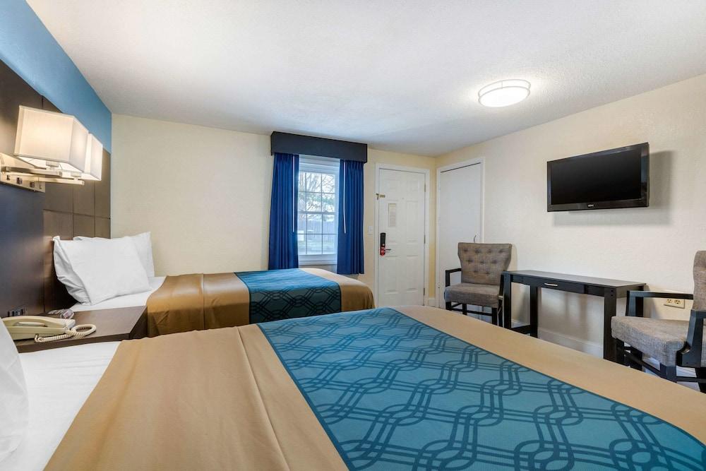 Econo Lodge West Yarmouth on Cape Cod photo 21