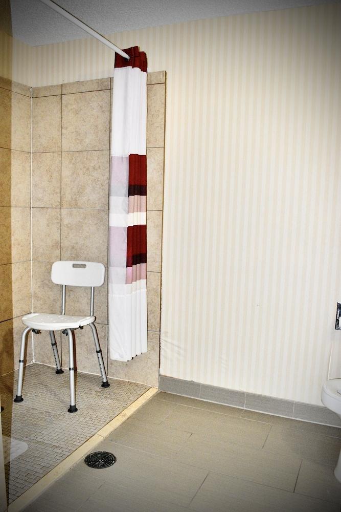 Red Roof Inn & Suites Little Rock photo 24