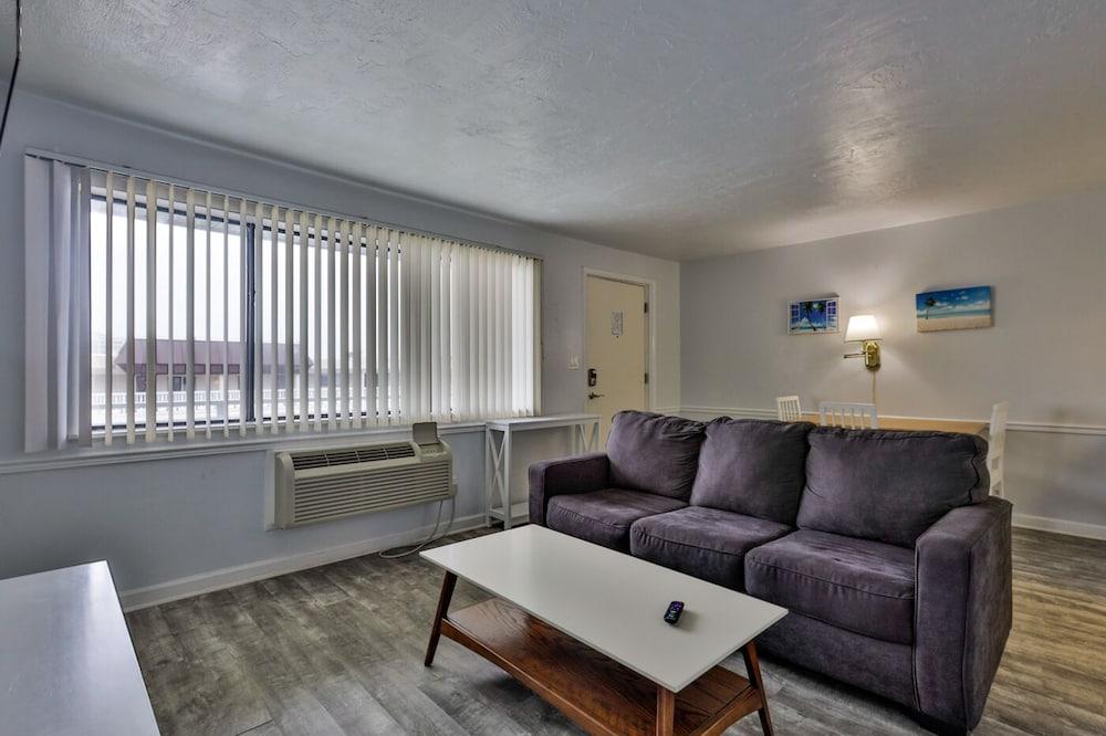 Coastal Waters Inn photo 86