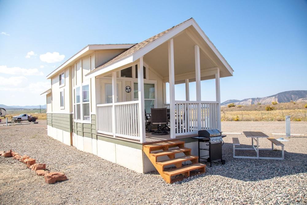 Trail and Hitch Tiny Home Hotel and RV photo 49