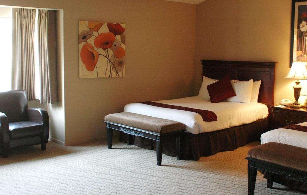 Adobe Inn photo 42