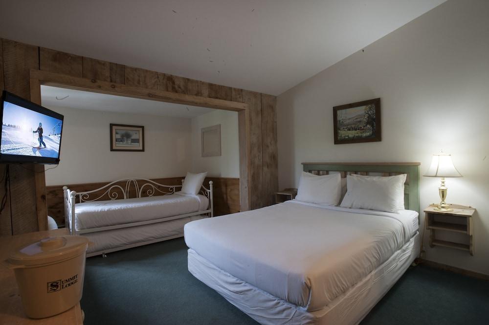 Summit Lodge photo 24