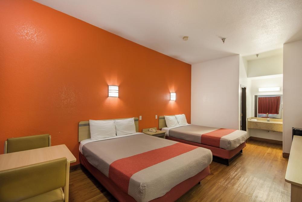 Americas Best Value Inn & Suites Humble photo 26