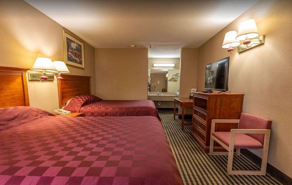 Americas Best Inn - Eureka photo 8