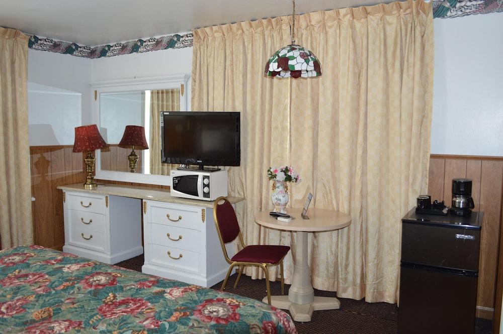 Great Lakes Motel photo 14
