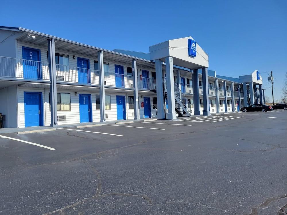Smokies Motel photo 1