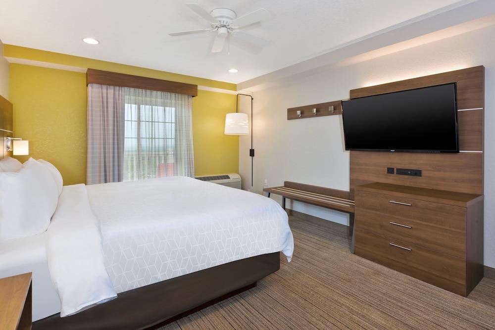 Holiday Inn Express & Suites Petoskey by IHG photo 12