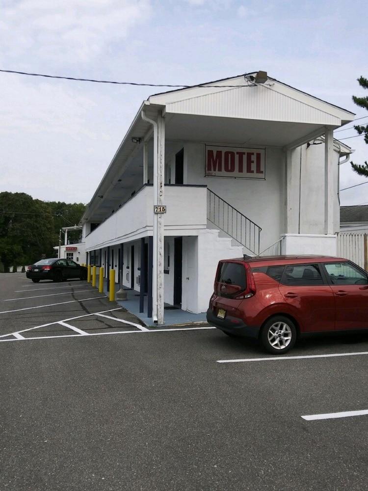 Budget Inn Motel Suites photo 12