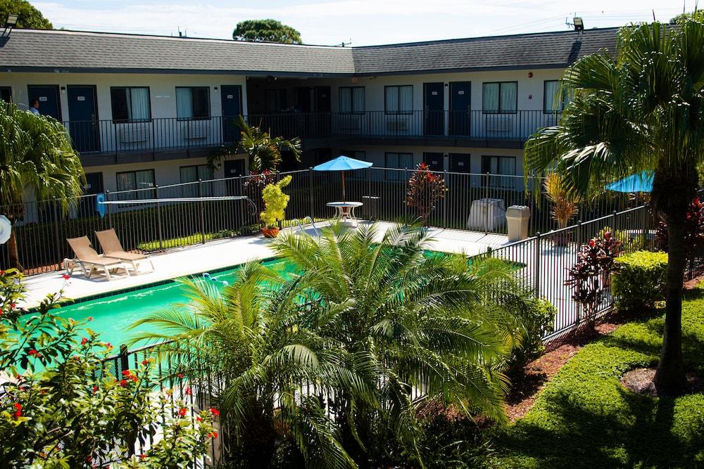 Motel 6 Lantana, FL photo 38