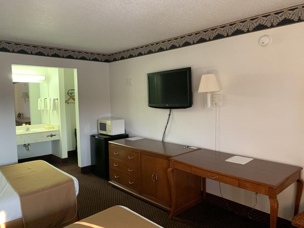 Americas Best Value Inn Roxboro photo 11