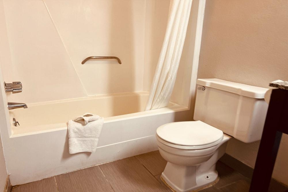Cambridge Inn photo 14