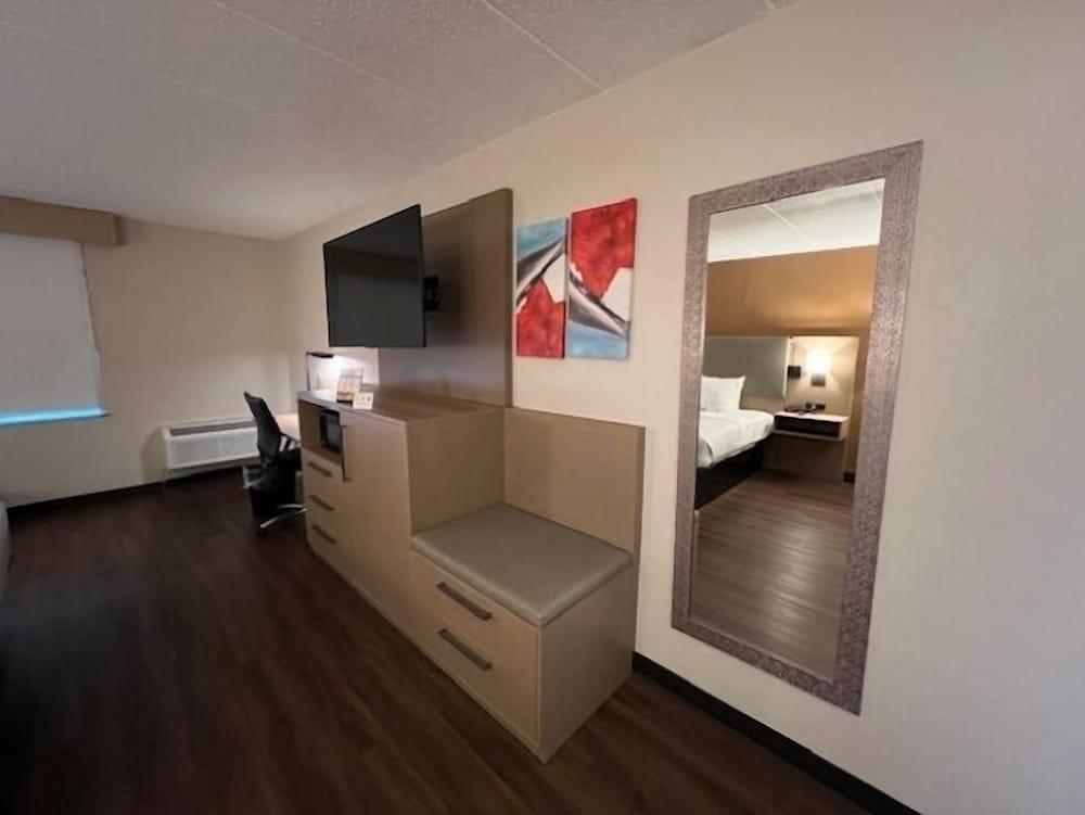 Lansing Delta West Hotel photo 7