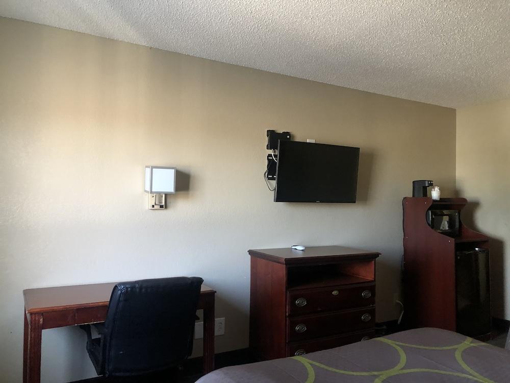 Quality Inn Neosho photo 20