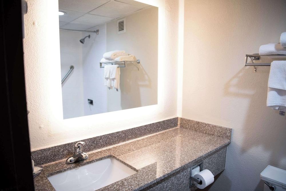 Quality Inn Somerset photo 18