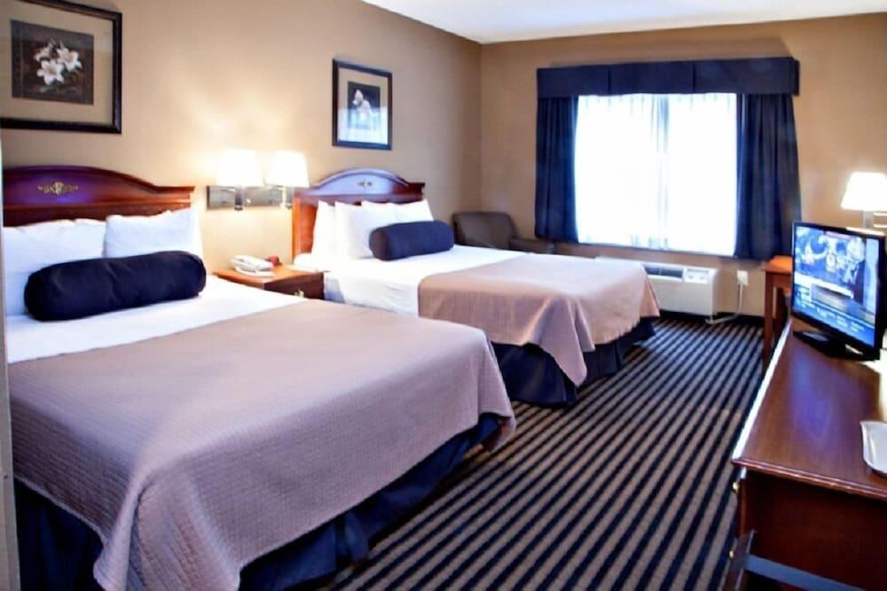 Mountain Inn & Suites photo 21