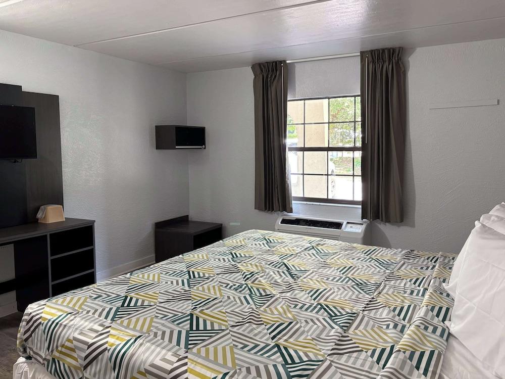 Motel 6 Tallahassee, FL – North Monroe photo 14