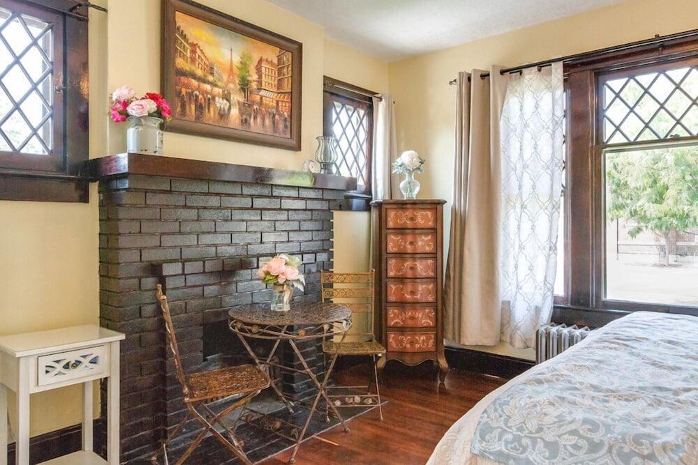 Aspenwood Manor South photo 5