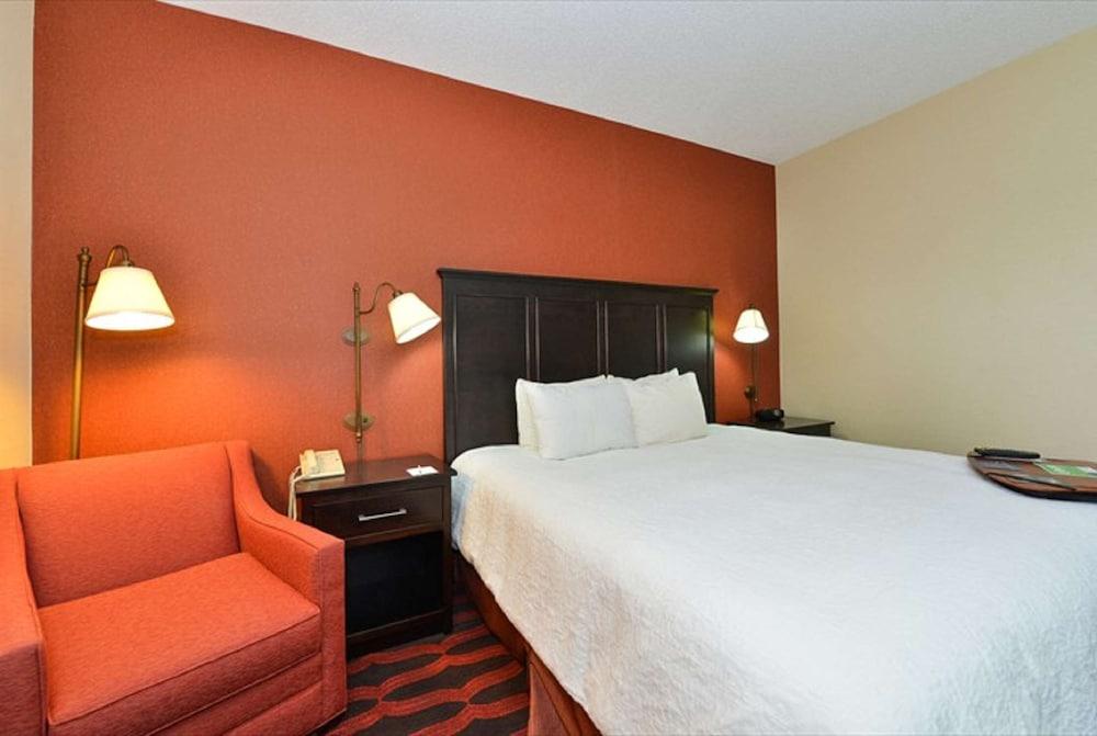 Hampton Inn Sturgis-Lagrange Area photo 23