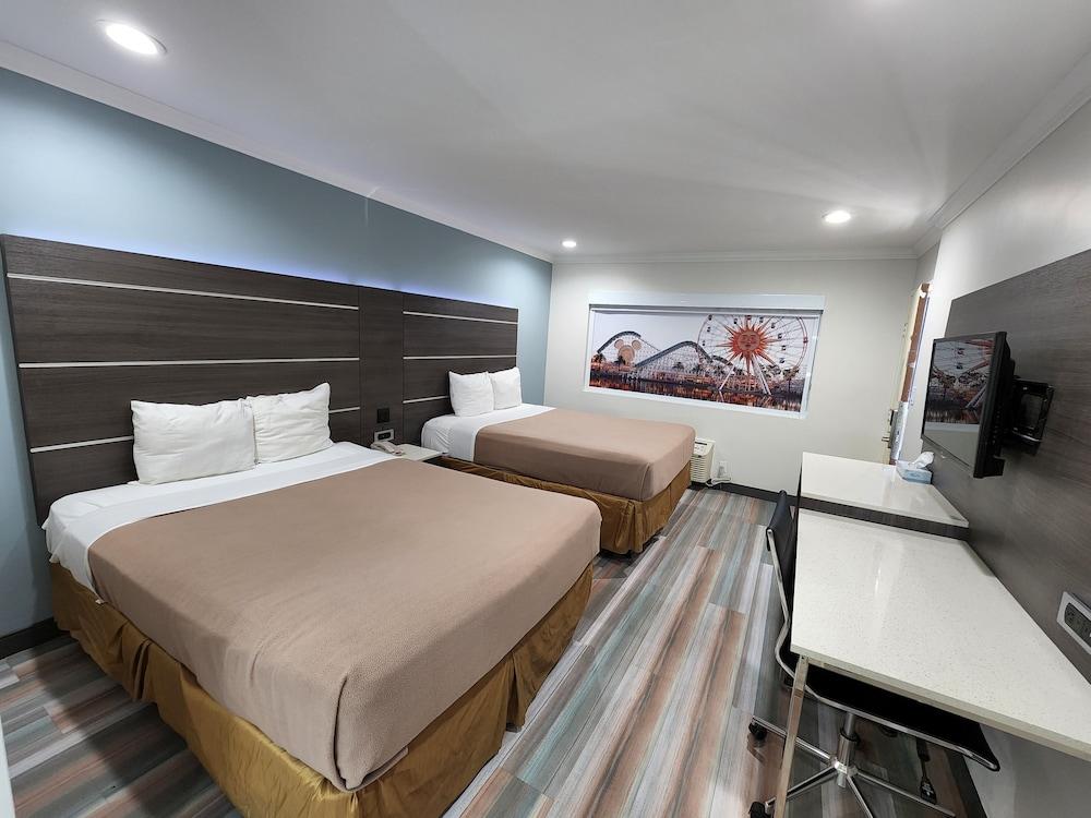 Travelodge by Wyndham Fullerton Near Anaheim photo 8