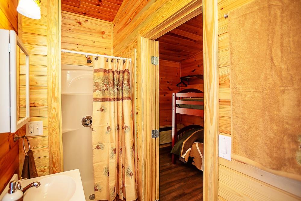 Bigfoot Lodge Room One photo 14