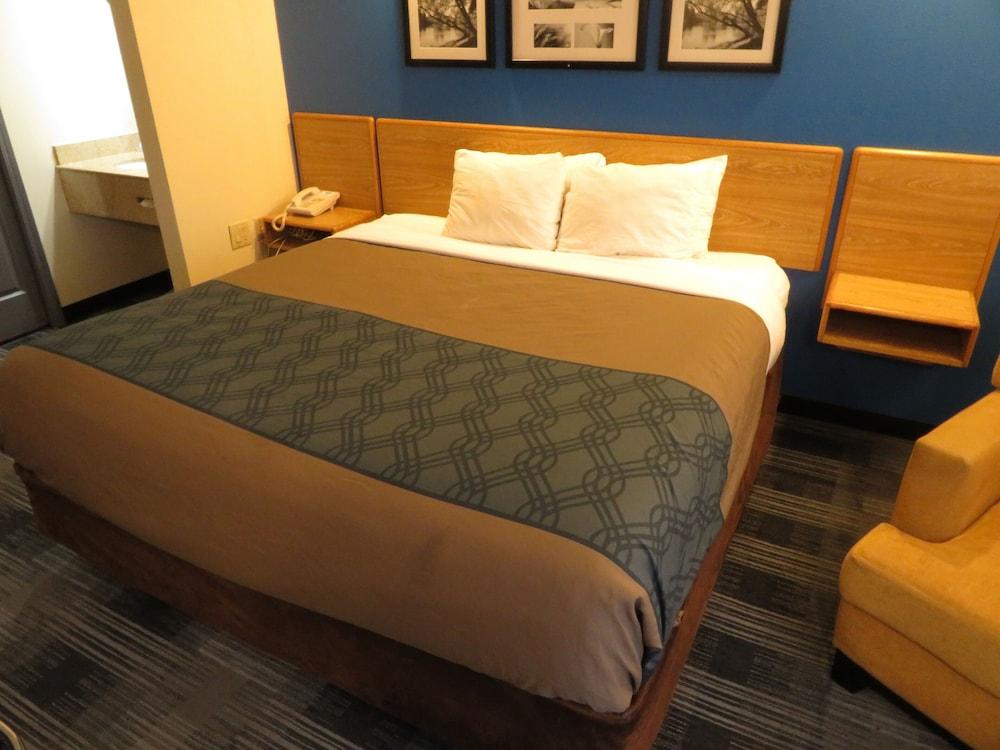 Rodeway Inn Austell Six Flags photo 23