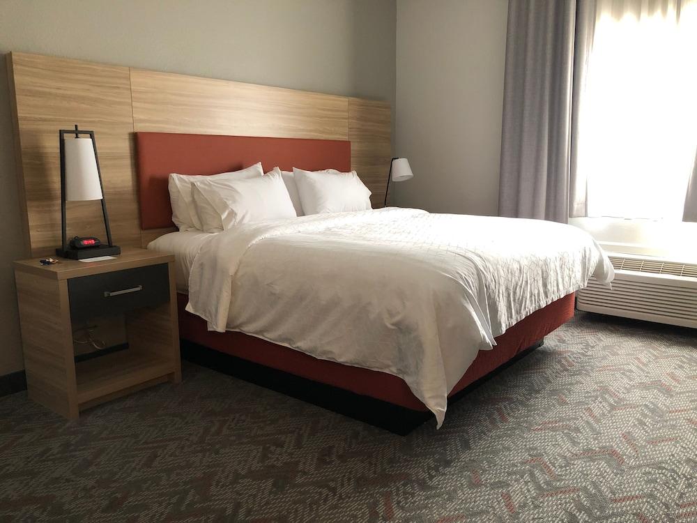 Candlewood Suites Mount Pleasant by IHG photo 6