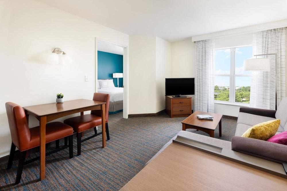 Residence Inn by Marriott Des Moines West photo 11